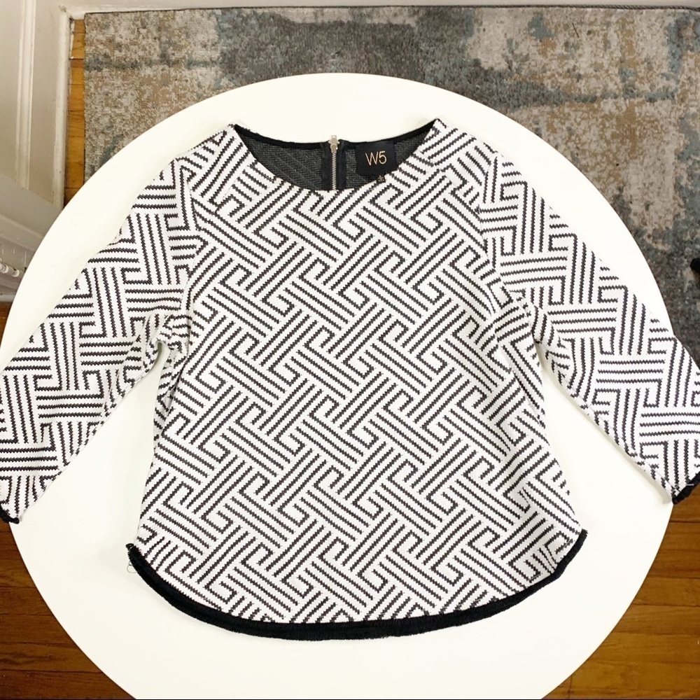 W5 Crewneck Blouse Black White Women’s Size Small